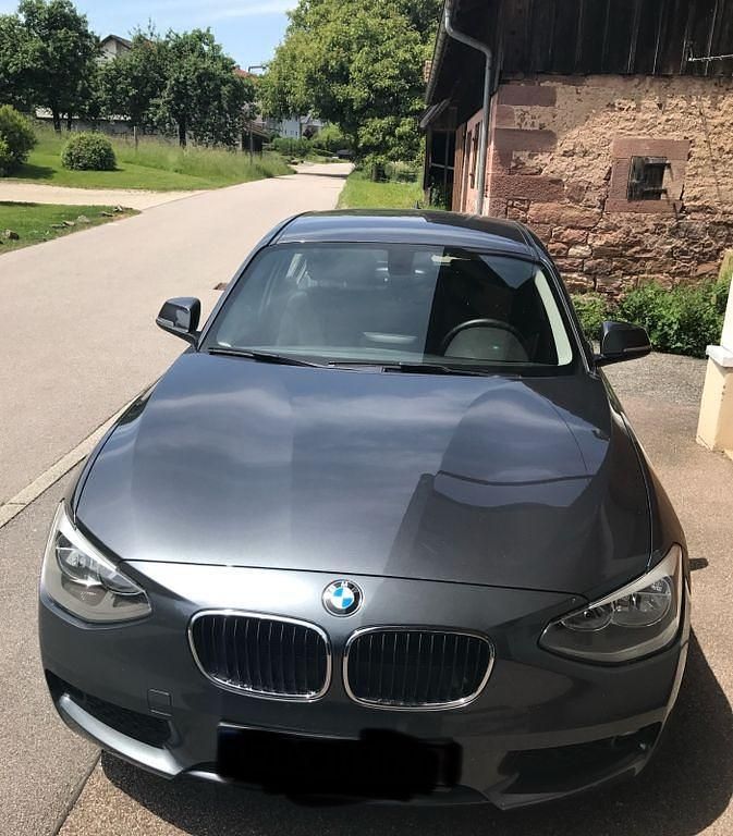 Grau Gebraucht 2013 BMW 116 Efficient Dynamics Kleinwagen | 8.700 € (Fairer Preis) - Bild 1/4