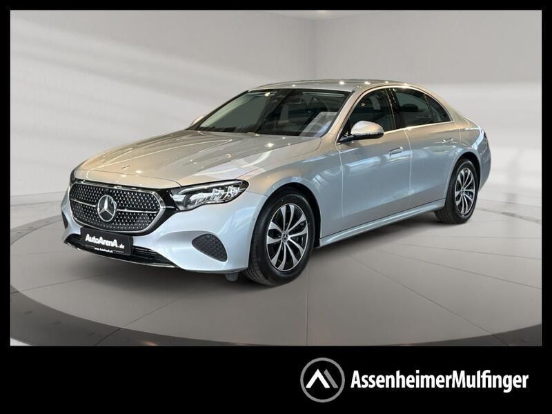 Silber Gebraucht 2024 Mercedes E220 Avantgarde Limousine | 45.989 € (Fairer Preis) - Bild 1/2