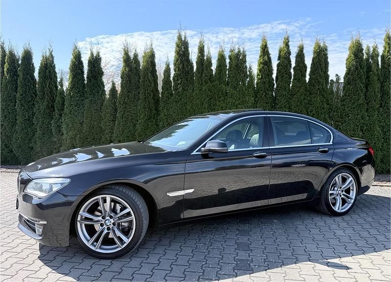 Gebraucht BMW 740 313 PS (230 kW) 2013 Schwarz Limousine