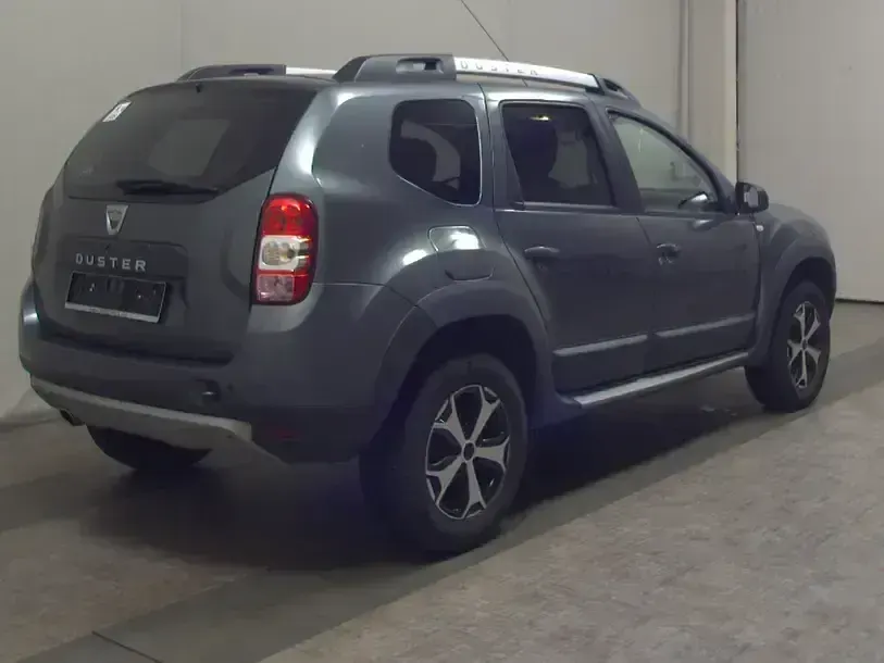 Gebraucht Dacia Duster 114 PS (83 kW) 2017 Island grau SUV