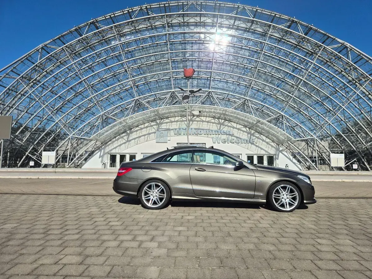 Gebraucht Mercedes E200 AMG 184 PS (135 kW) 2012 Grau Coupé