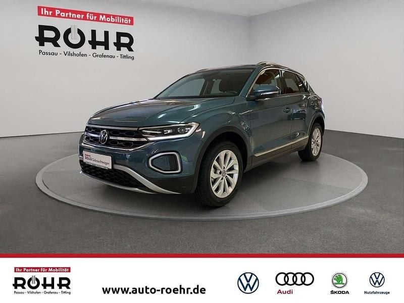 Petroleum blue metallic Gebraucht 2025 VW T-Roc Style SUV | 29.560 € (Superpreis) - Bild 1/4