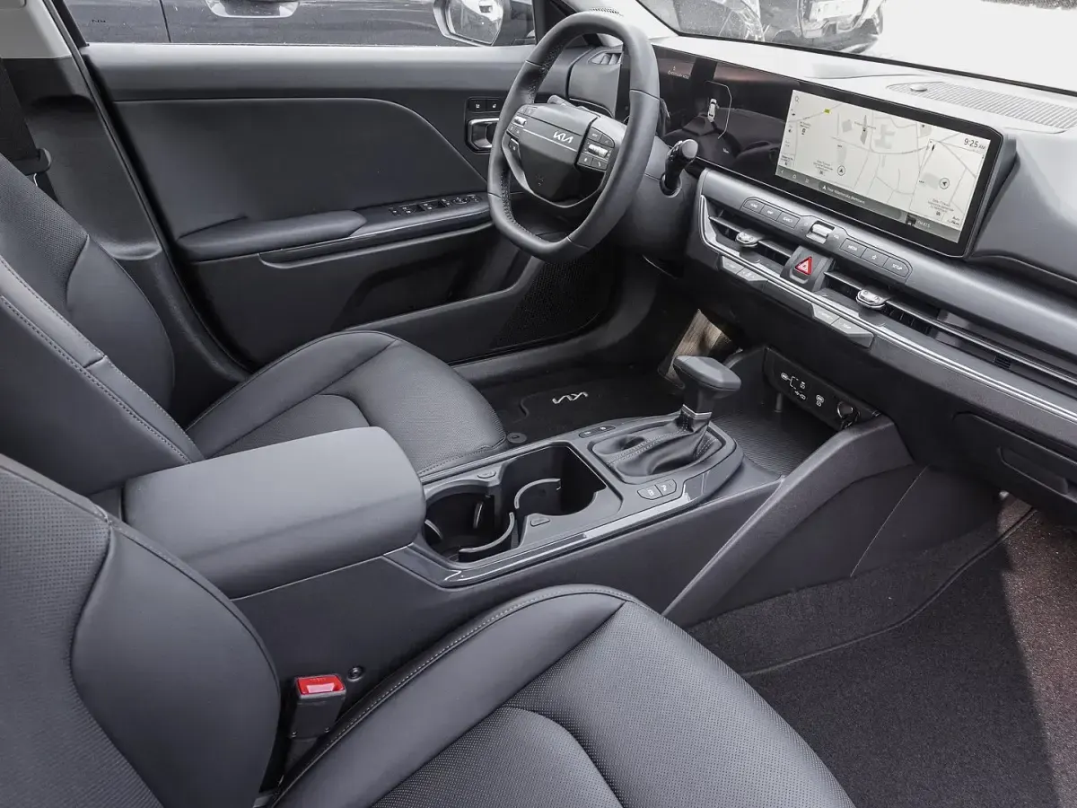 Neu Kia K4 Comfort 150 PS (110 kW) 2026 Schwarz Kombi
