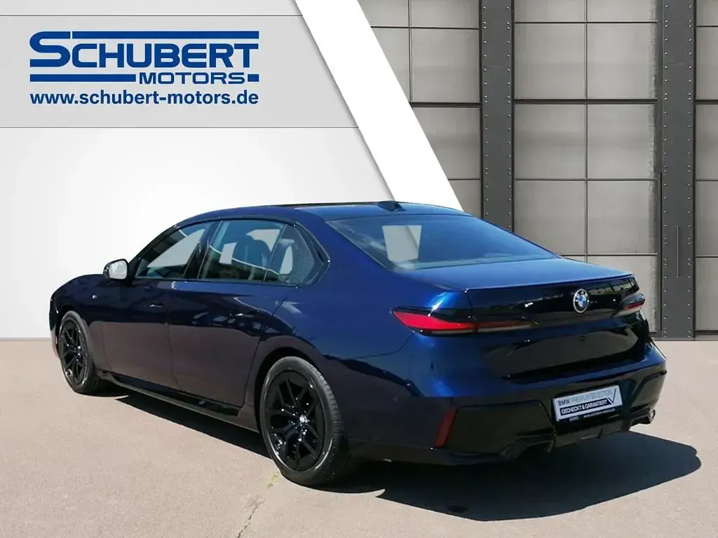 Gebraucht BMW 740 Sport Line 286 PS (210 kW) 2025 Blau Limousine