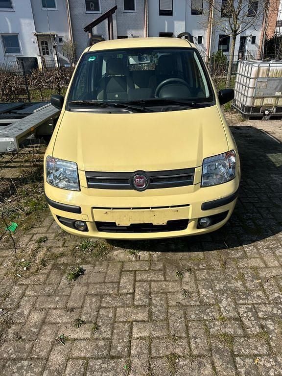 Gebraucht Fiat Panda 69 PS (50 kW) 2011 Gelb Kleinwagen