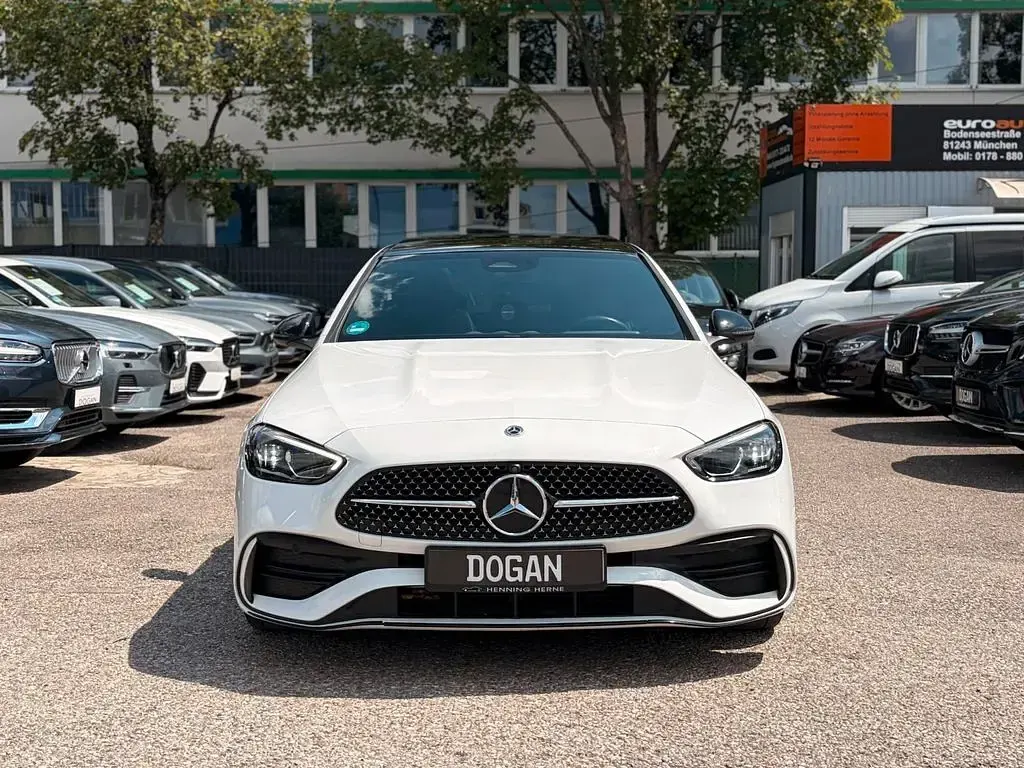 Gebraucht Mercedes 300 AMG line 265 PS (194 kW) 2023 Weiß Limousine