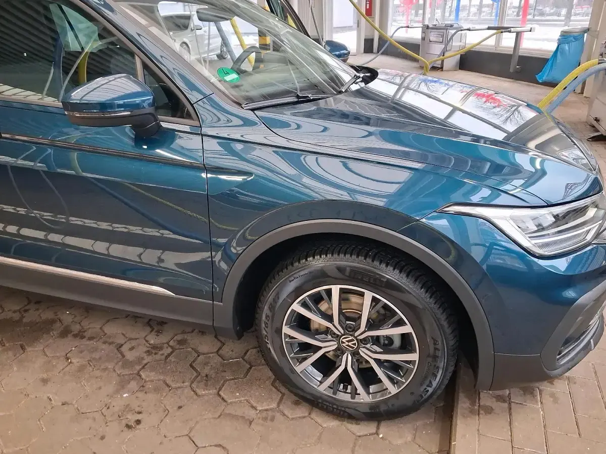Gebraucht VW Tiguan 150 PS (110 kW) 2022 Blau SUV