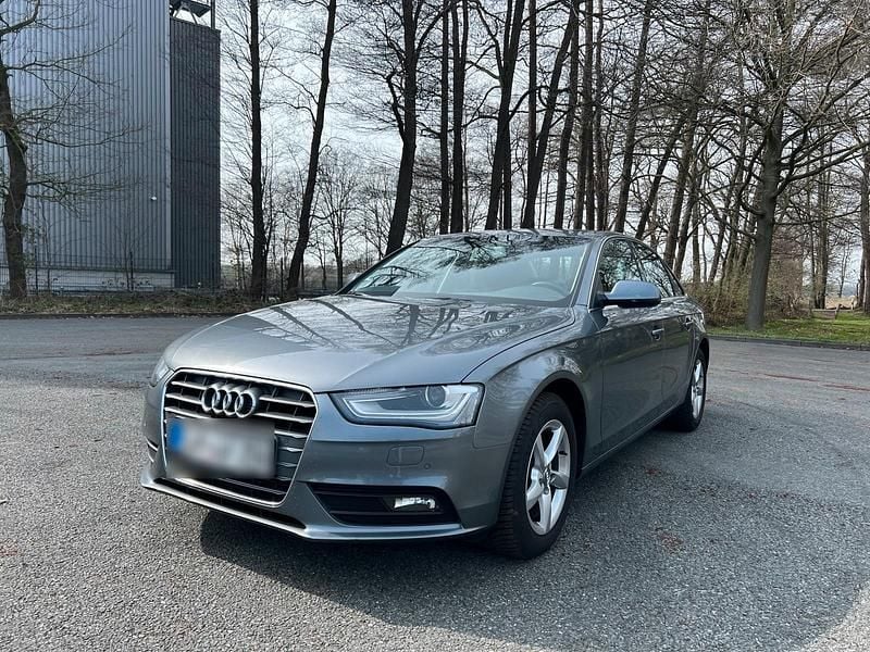 Gebraucht Audi A4 143 PS (105 kW) 2013 Grau Limousine