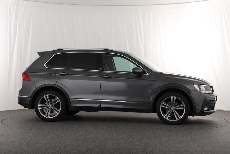 Gebraucht VW Tiguan Sound 150 PS (110 kW) 2017 Indiumgrau metallic SUV
