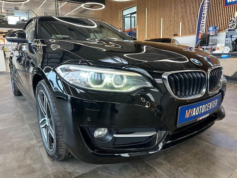 Gebraucht BMW 220 Sport Line 190 PS (139 kW) 2016 Schwarz Cabrio