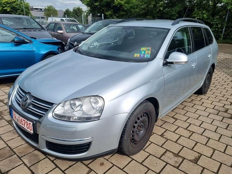 Silber Gebraucht 2011 VW Golf VI Comfortline Kombi | 1.750 € (Superpreis) - Bild 1/4