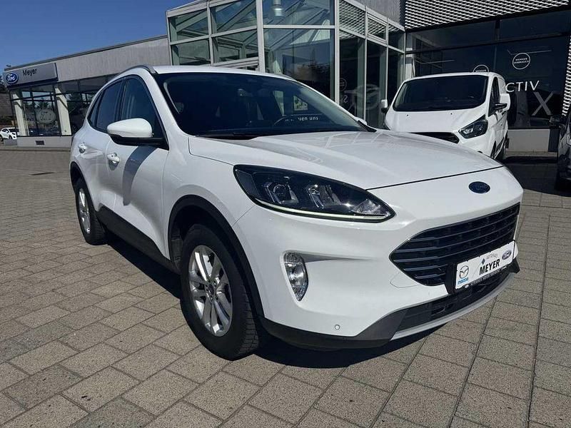 Frostweiß Gebraucht 2022 Ford Kuga Titanium SUV | 21.900 € (Guter Preis) - Bild 1/4
