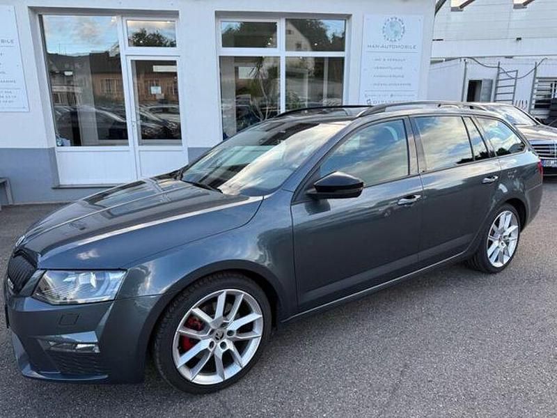 Grau Gebraucht 2016 Skoda Octavia RS Kombi | 16.850 € (Fairer Preis) - Bild 1/4