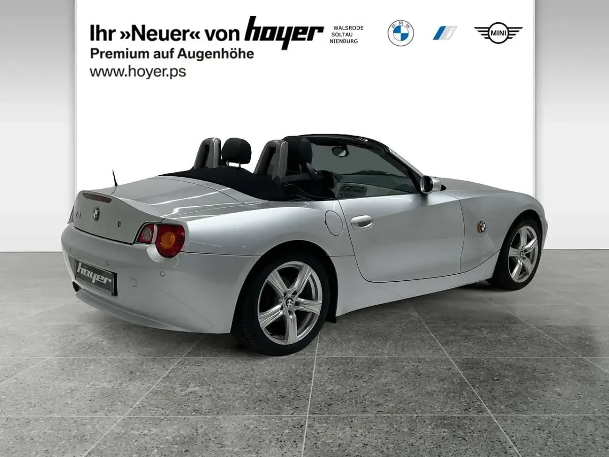 Gebraucht BMW Z4 Sport Line 192 PS (141 kW) 2003 Titansilber Cabrio