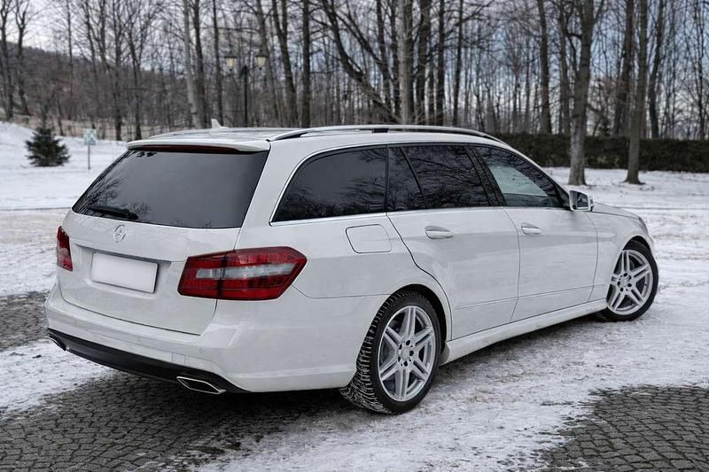 Gebraucht Mercedes E500 AMG 387 PS (284 kW) 2010 Weiß Kombi