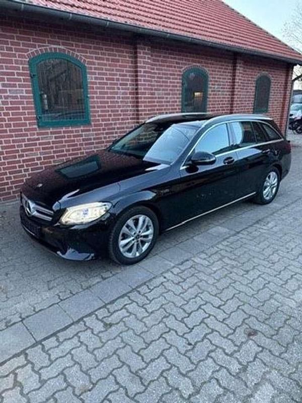 Obsidianschwarz Gebraucht 2018 Mercedes C220 Avantgarde Kombi | 20.950 € (Etwas zu teuer) - Bild 1/4