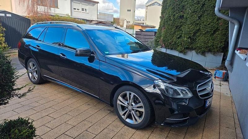 Gebraucht Mercedes E350 Avantgarde 252 PS (185 kW) 2013 Schwarz Limousine