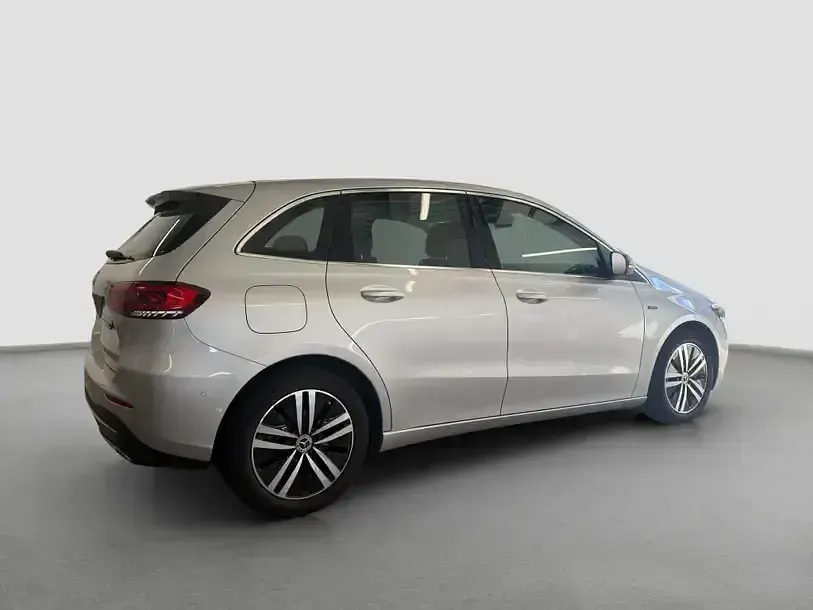 Gebraucht Mercedes B250e 160 PS (117 kW) 2021 Silber Kleinwagen