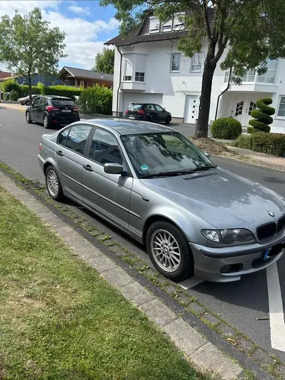 Gebraucht BMW 318 143 PS (105 kW) 2004 Grau Limousine