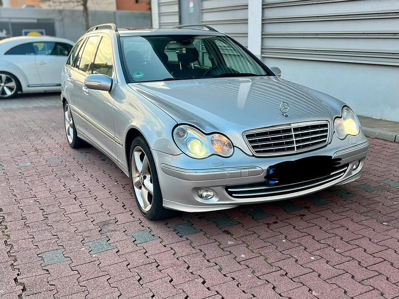 Gebraucht Mercedes C320 224 PS (164 kW) 2005 Silber Kombi