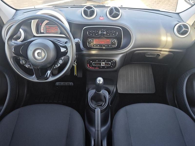 Gebraucht Smart ForFour Basis 71 PS (52 kW) 2019 Weiß Kleinwagen