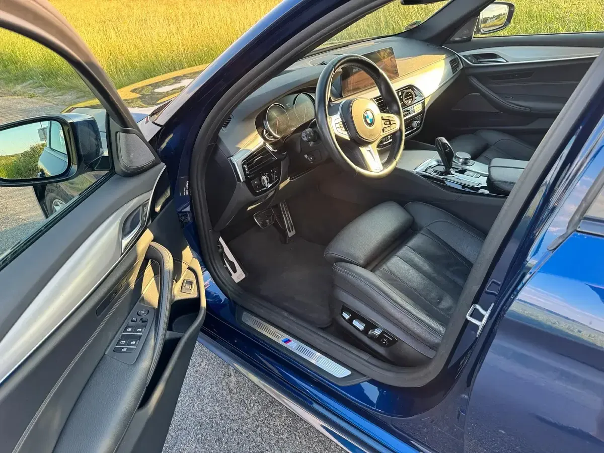 Gebraucht BMW 530 M Sport 252 PS (185 kW) 2017 Blau Kombi