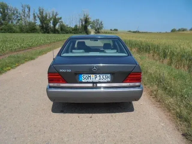 Gebraucht Mercedes 350 150 PS (110 kW) 1993 Schwarz Limousine