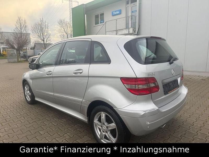 Gebraucht Mercedes B180 109 PS (80 kW) 2007 Silber Van / Kleinbus