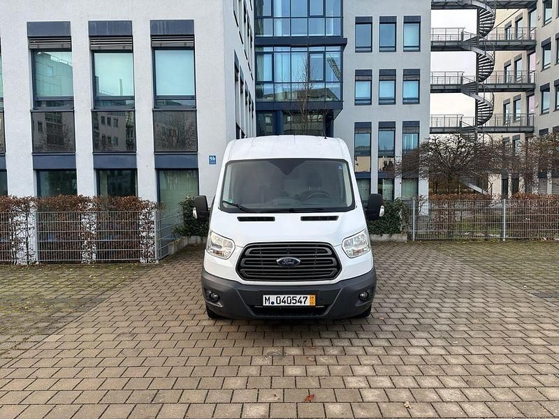 Gebraucht Ford Transit Trend 131 PS (96 kW) 2018 Weiß Van