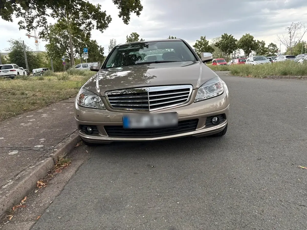 Gebraucht Mercedes C180 157 PS (115 kW) 2008 Beige Limousine