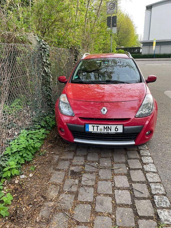 Rot Gebraucht 2009 Renault Clio II Dynamique Limousine | 2.600 € (Etwas zu teuer) - Bild 1/3