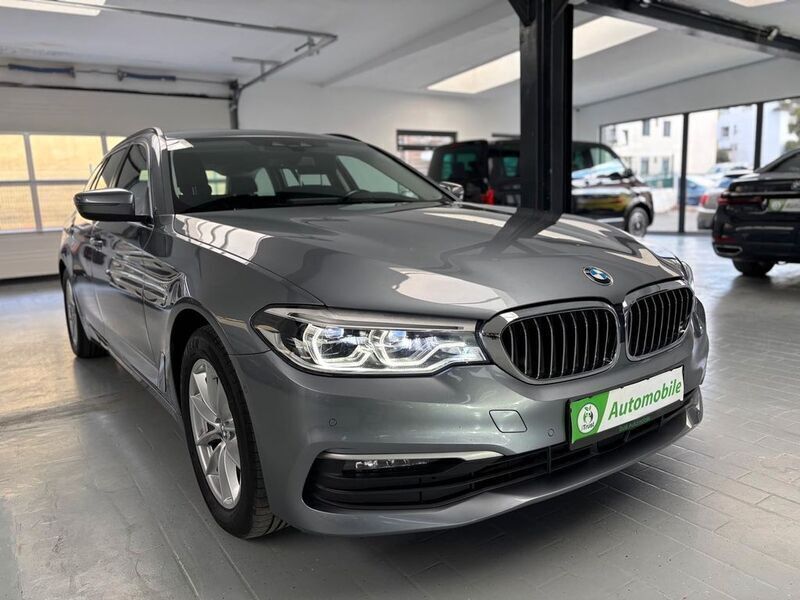 Blau Gebraucht 2020 BMW 520 Performance Kombi | 22.199 € (Guter Preis) - Bild 1/4