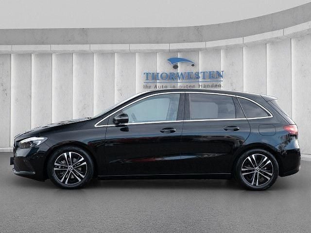 Gebraucht Mercedes B200 Advanced 150 PS (110 kW) 2024 Lack kosmosschwarz Van / Kleinbus