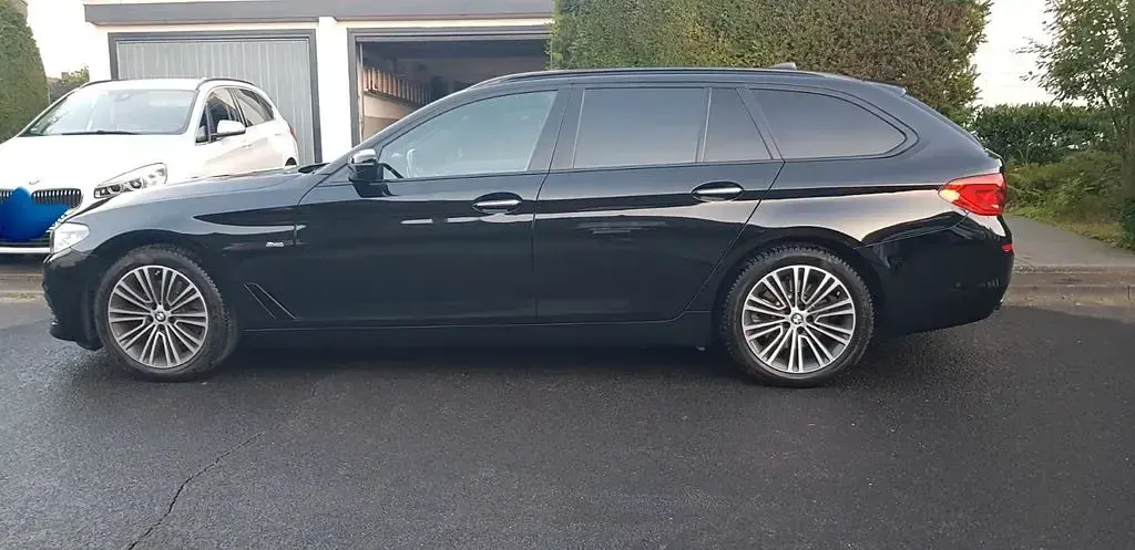Gebraucht BMW 520 Sport Line 190 PS (139 kW) 2018 Schwarz Kombi