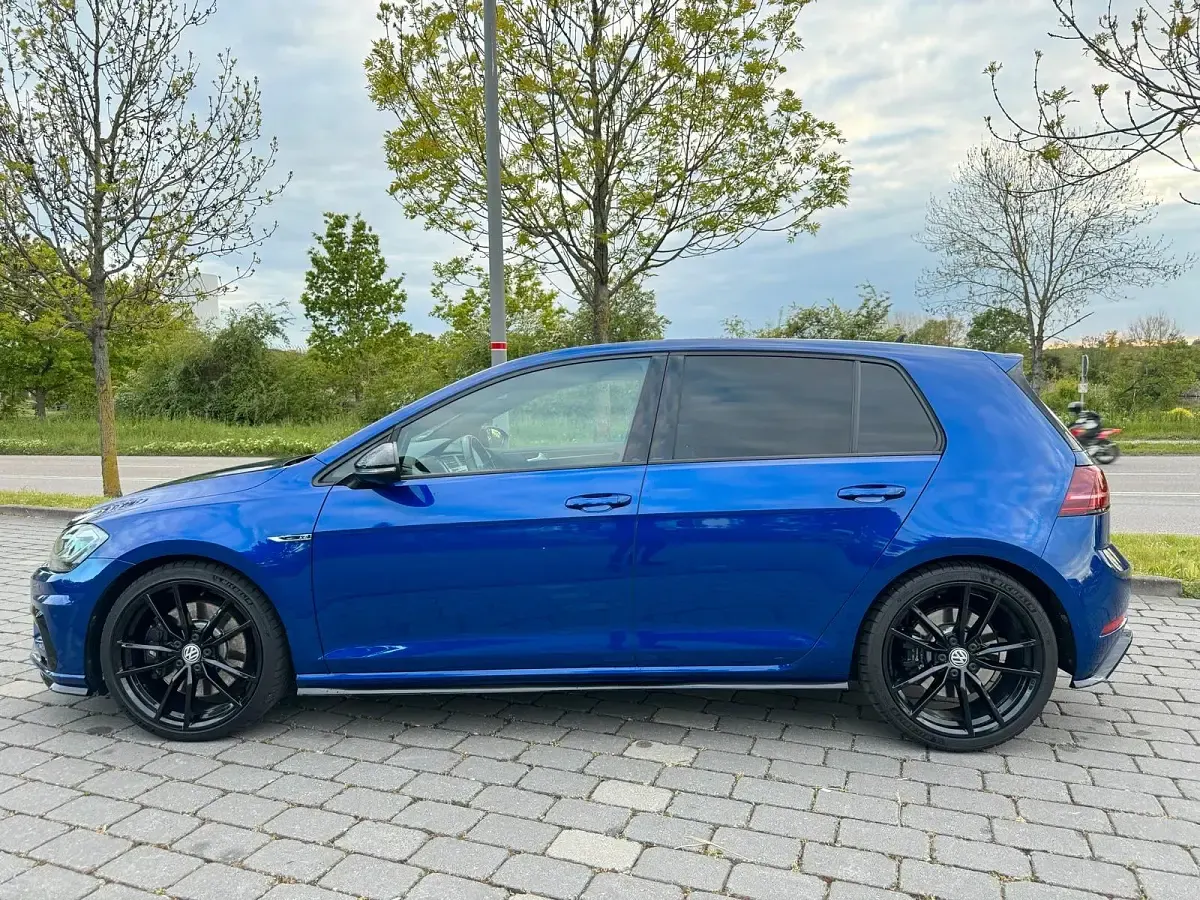 Gebraucht VW Golf VII R 300 PS (220 kW) 2019 Blau Kleinwagen
