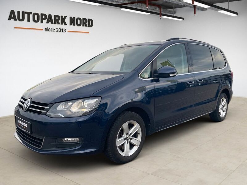 Night blue metallic Gebraucht 2018 VW Sharan Comfortline Van / Kleinbus | 11.999 € (Superpreis) - Bild 1/4
