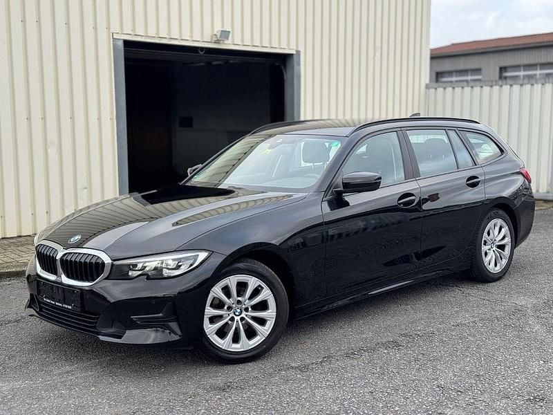 Gebraucht BMW 318 Advantage 150 PS (110 kW) 2022 Schwarz Kombi
