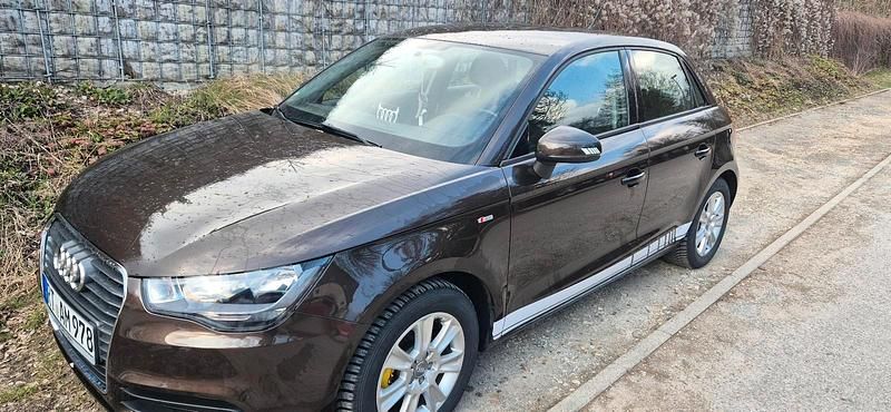 Gebraucht Audi A1 86 PS (63 kW) 2012 Braun Kleinwagen