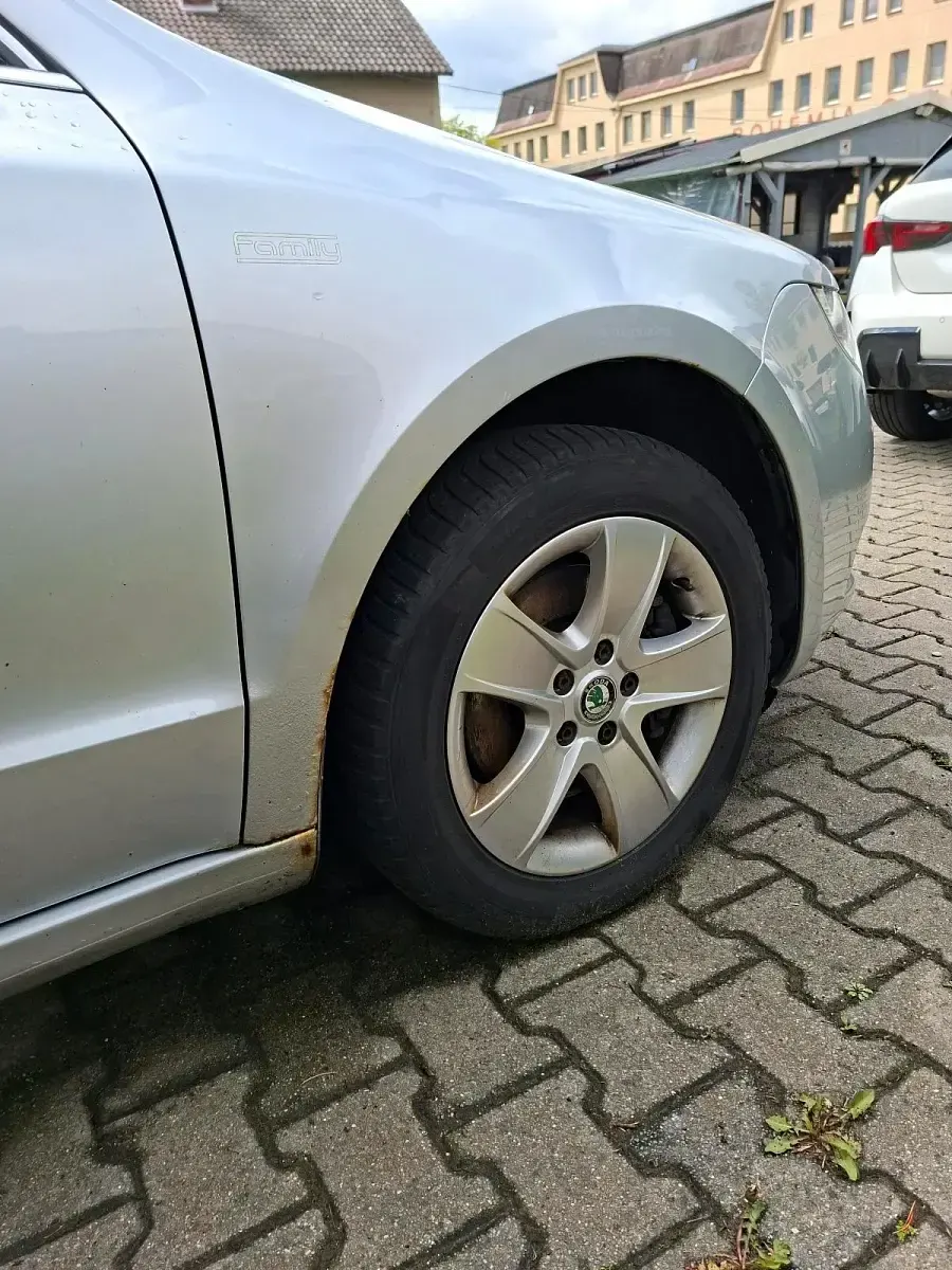 Gebraucht Skoda Superb 170 PS (125 kW) 2011 Silber Kombi