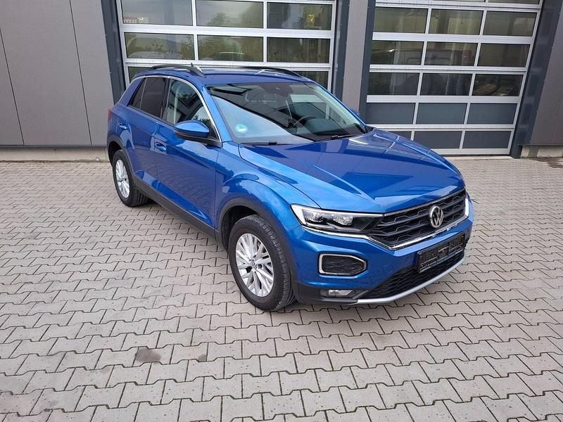 Blau Gebraucht 2019 VW T-Roc SUV | 17.450 € (Guter Preis) - Bild 1/4