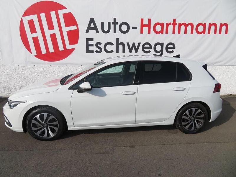 Gebraucht VW Golf VIII Active 150 PS (110 kW) 2023 Pure white Limousine