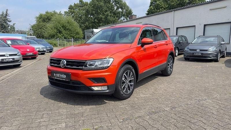 Orange Gebraucht 2017 VW Tiguan Comfortline SUV | 18.990 € (Guter Preis) - Bild 1/4