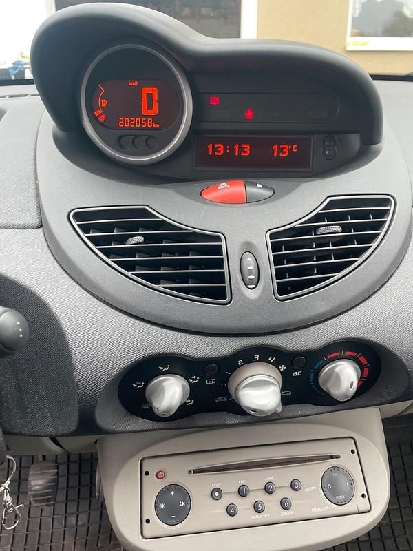 Silber Gebraucht 2007 Renault Twingo Kleinwagen | 800 € (Guter Preis) - Bild 1/4