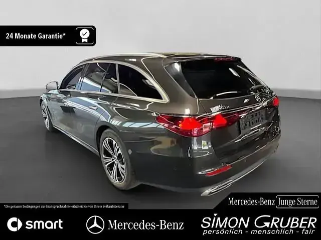 Gebraucht Mercedes E220 Avantgarde 197 PS (144 kW) 2025 Grau Limousine