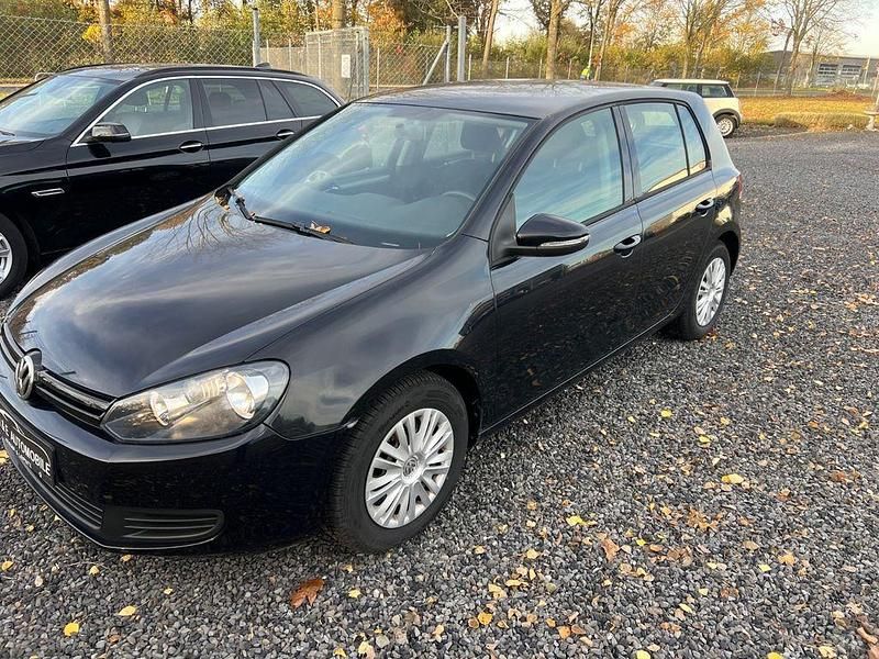 Schwarz Gebraucht 2009 VW Golf VI Trendline Kleinwagen | 3.980 € (Fairer Preis) - Bild 1/4