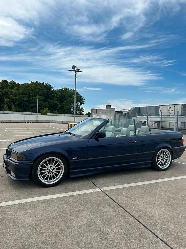 Blau Gebraucht 1998 BMW 320 Cabriolet Exclusive Cabrio | 4.800 € (Superpreis) - Bild 1/4
