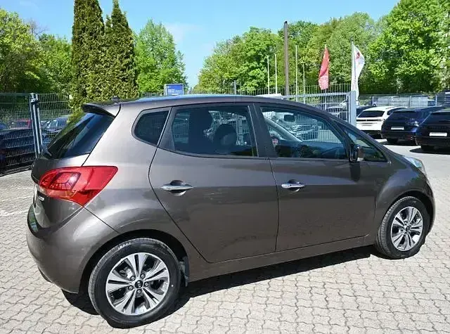 Gebraucht Kia Venga DREAM-TEAM Edition 125 PS (91 kW) 2018 Braun Kleinwagen