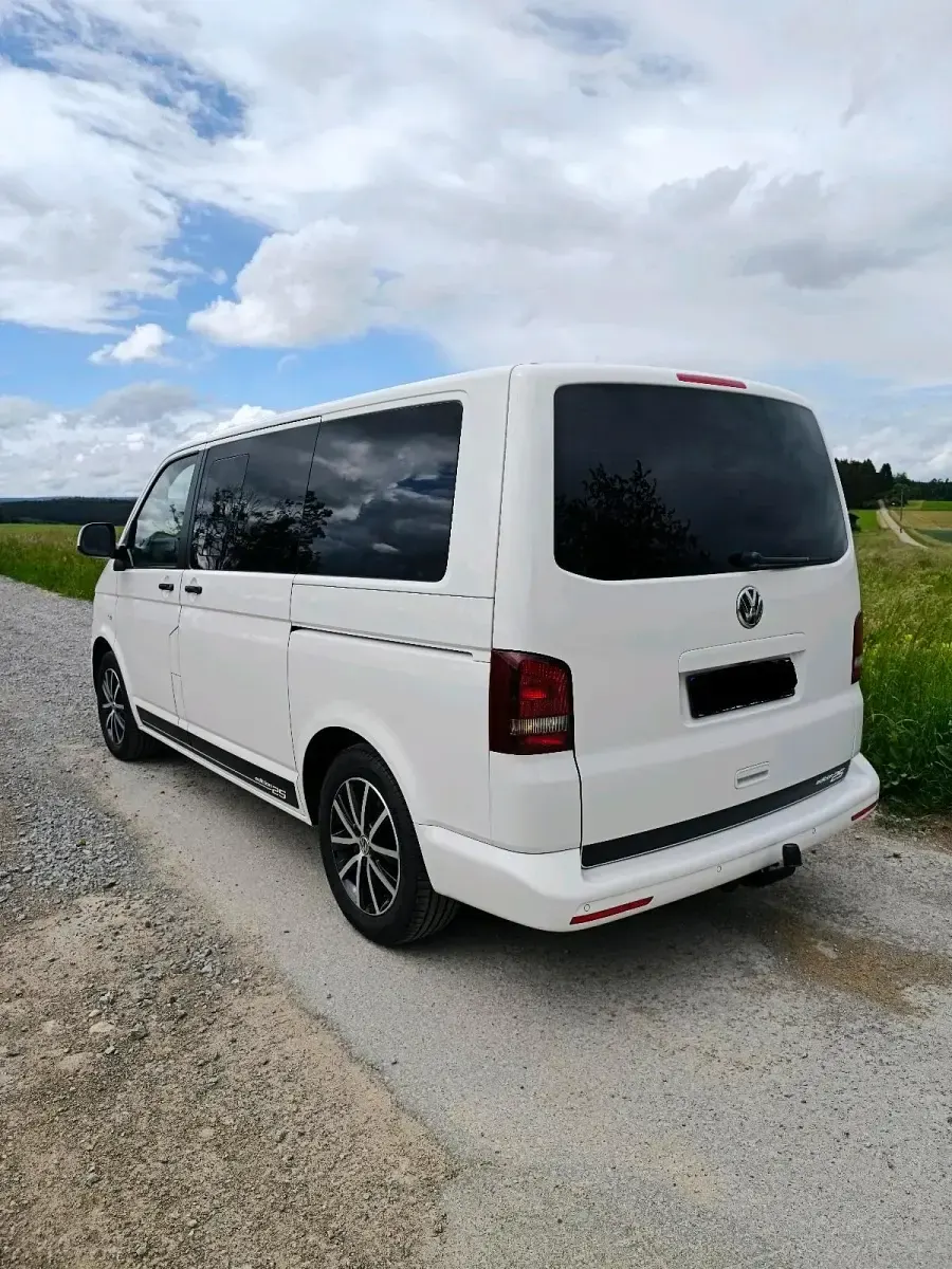Gebraucht VW Multivan Edition 179 PS (131 kW) 2014 Weiß Van / Kleinbus