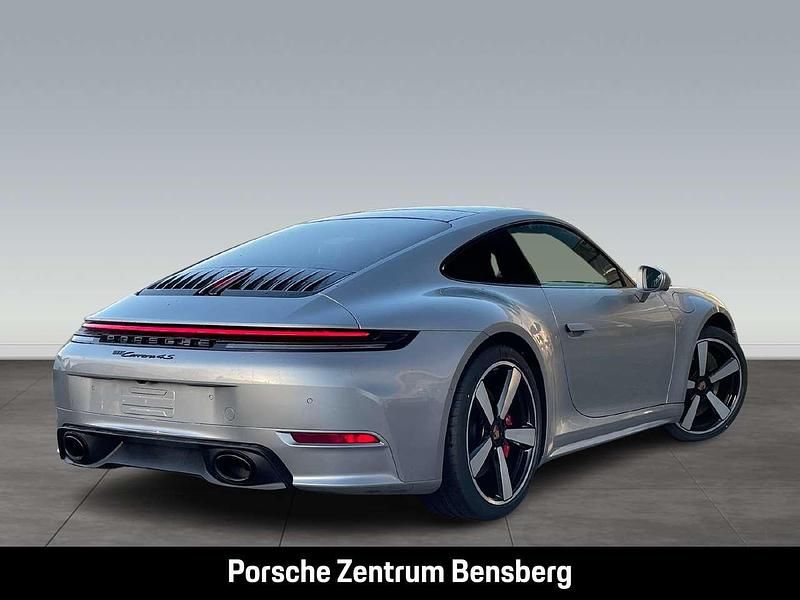 Neu Porsche 911 Carrera 4S 480 PS (353 kW) 2025 Silber Coupé