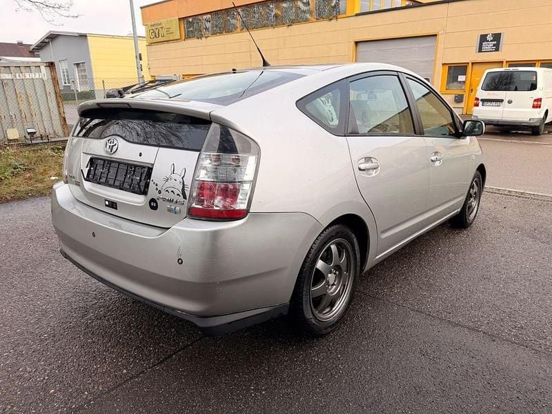 Gebraucht Toyota Prius Executive 77 PS (56 kW) 2005 Silver metallic Kleinwagen